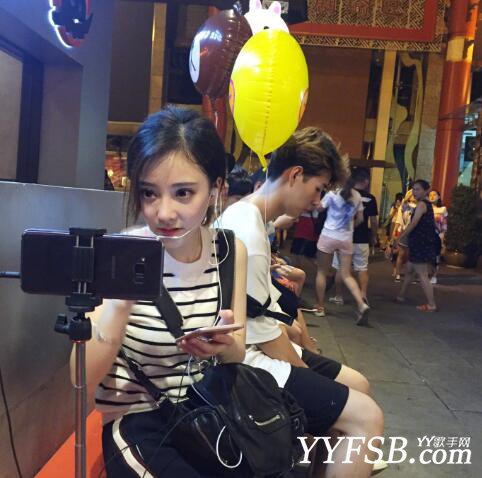 冯提莫周馨馨事件:被指碰瓷搞事 提莫无视小主播