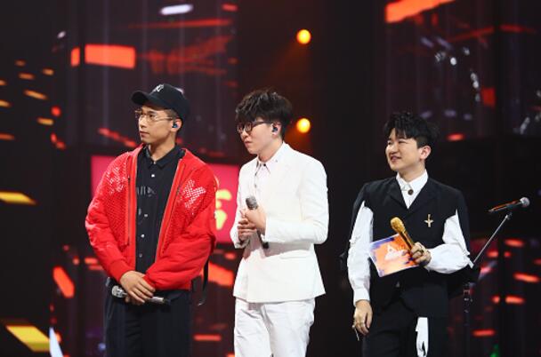 天佑粉丝对杨幂“喊麦哥”小题大做 太把天佑当回事儿了