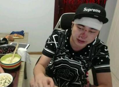 究竟为何让斗鱼主播张大龙自卑的感觉全深圳人看不起他了?