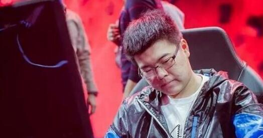 斗鱼韦神离开去虎牙到底谁对谁错 真的只是为了钱而离开?