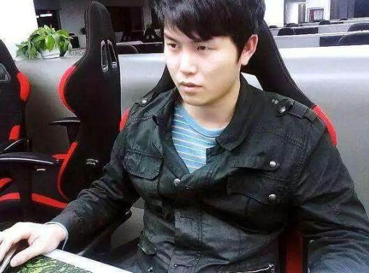 理智讨论斗鱼主播YYF月夜枫被黑原因 流水的一哥铁打的胖头鱼