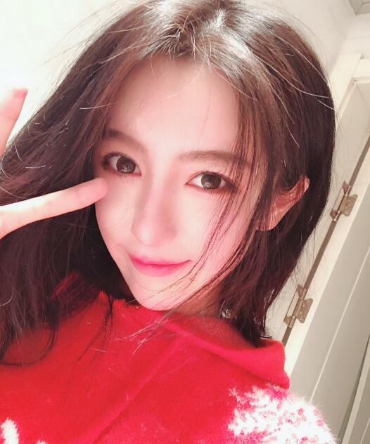 呆妹儿小霸王来到斗鱼就饱受非议 她火的太快网友说太假?