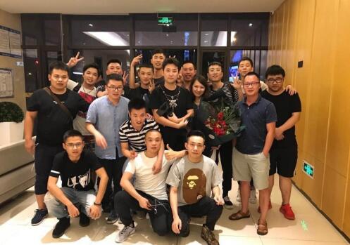 四年资深斗鱼水友讲述 如何从钱小佳的粉丝转变成3dm总监粉丝
