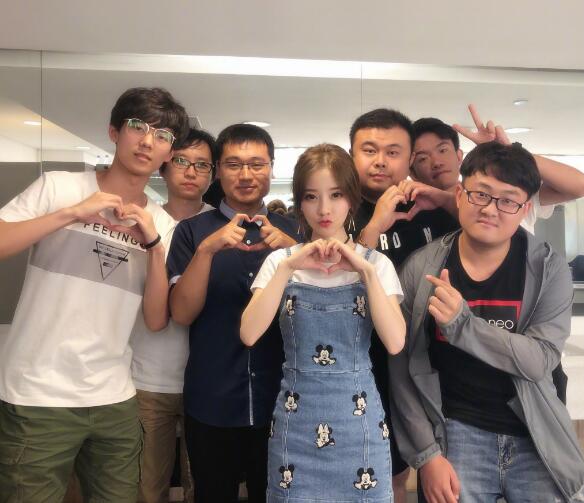 斗鱼主播冯提莫一直处于舆论漩涡中 但为何每次都越被黑反而越火