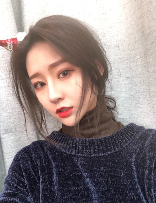 网友扒出抖音温婉许静婉整容前照片 负能量太重目前已被封杀