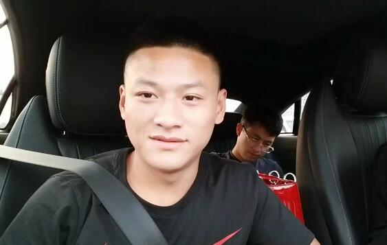阿冷来到斗鱼直播后结交的一些盟友主播 和二珂认识多年成闺蜜