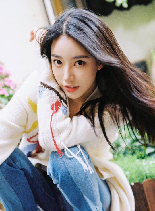 斗鱼钱小佳带女主播涨粉丝团灭 高调外宣女主播苏菲不受待见