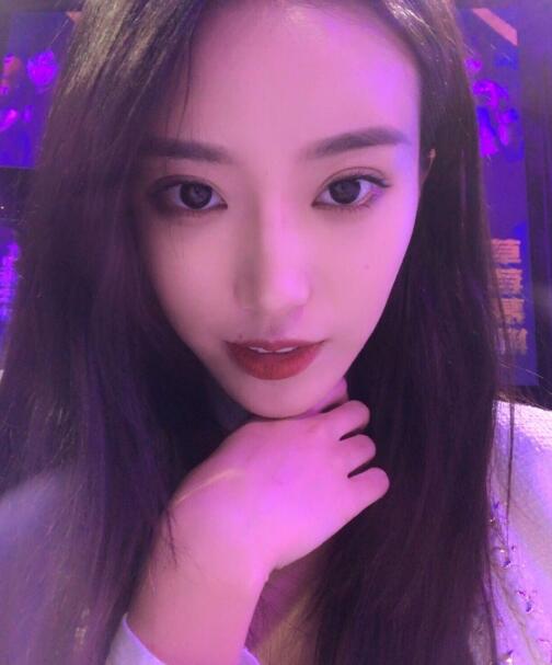 斗鱼钱小佳带女主播涨粉丝团灭 高调外宣女主播苏菲不受待见