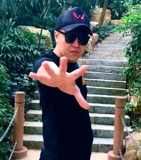YY大主播都在同一时间开播 舞帝当红主播大佛感言压力巨大