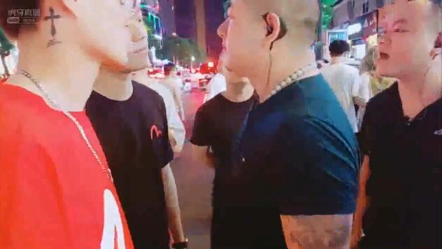 虎牙集梦会长邓晶晶乐巢酒吧事件起因 因何保安发生争执谩骂