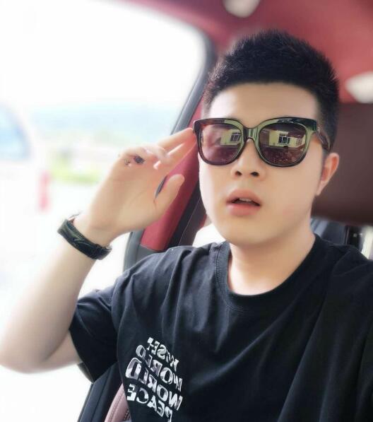 YY雨轩因直播时骂了某土豪女朋友被举报 得不到和解可能会被封禁