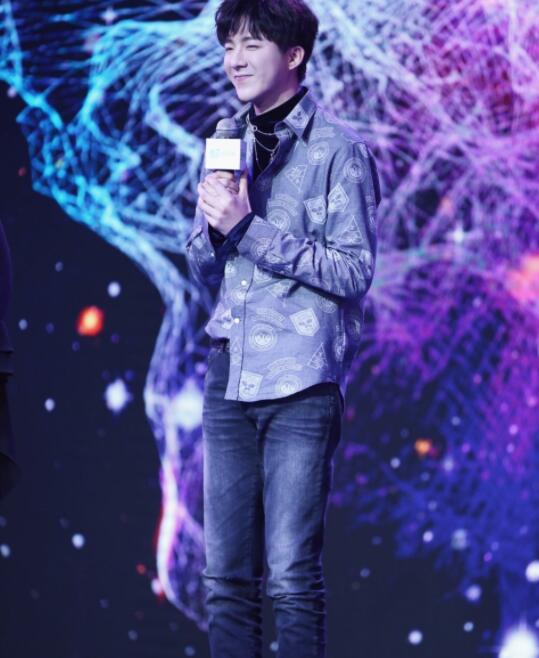 “黑粉”极力否认摩登是明星 却又老拿摩登兄弟与娱乐圈明星做对