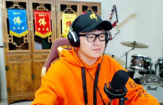 利哥不倒你永远是舞帝太子 大佛故意连麦文儿乱斗和师傅对着干