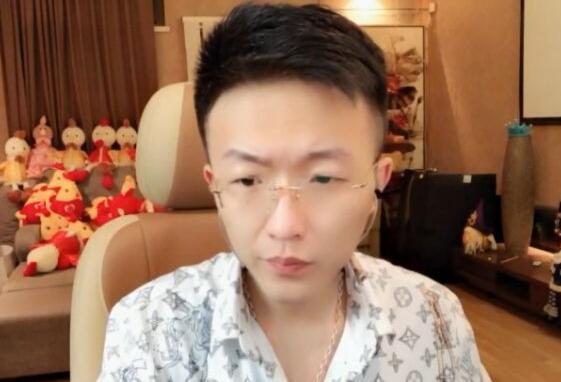 神豪流氓三金对七夜小蹦进行平均豪刷 与夏玲美242万票大战
