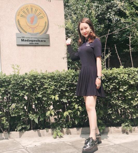 刘大美人因阑尾炎手术停播数日 曝座驾劳斯莱斯已亏60万卖掉