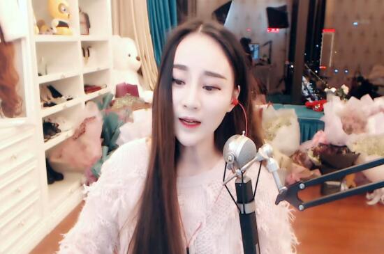 2018YY年度女主播各分组竞争激烈 崔阿扎沈曼等又获得年度冠军