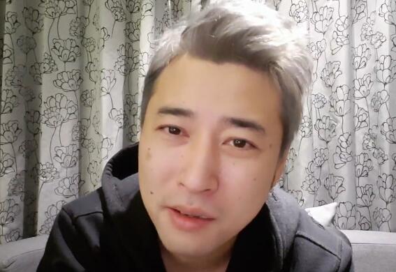 钱小佳挂“科技”粉丝牌和贵族遭嘲讽 大家都在挂没什么区别