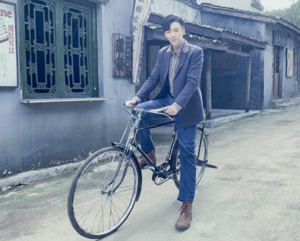 摩登兄弟刘宇宁直播述说委屈快要哭出来 频繁拍戏广告压力巨大