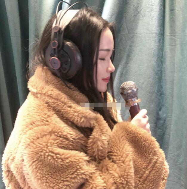 YY舞姬小耳朵晒出与亲妹妹逛街合照 两姐妹都是颜值担当的大美女