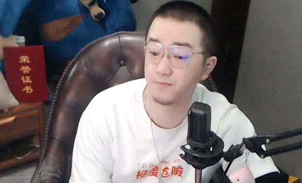 YY主播毕加索年度曾经被人要账 近期自爆要跟舞帝于利拜把子?