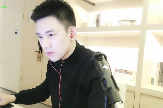 阿哲心悦年会有红毯环节内场主持玄律担任 公开辟谣心悦已赚千万