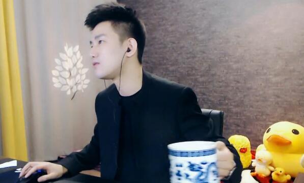 头条有人要打阿哲哦哥放话打回去 周末将会迎来一场硬仗