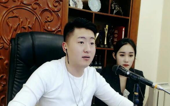 春季头条小洲喜获首轮五星头条 声称在青岛给崔阿扎买别墅